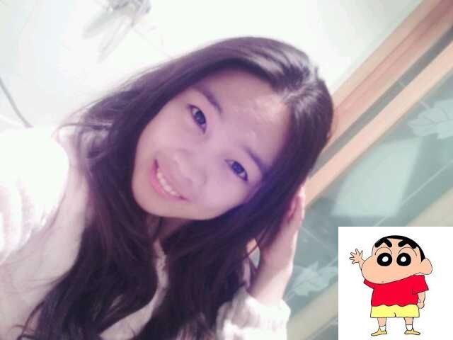 这姑娘很骚 嫩胸粉红乳头 (13P)