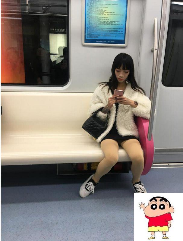 野战露脸吞套子精液 (24P)