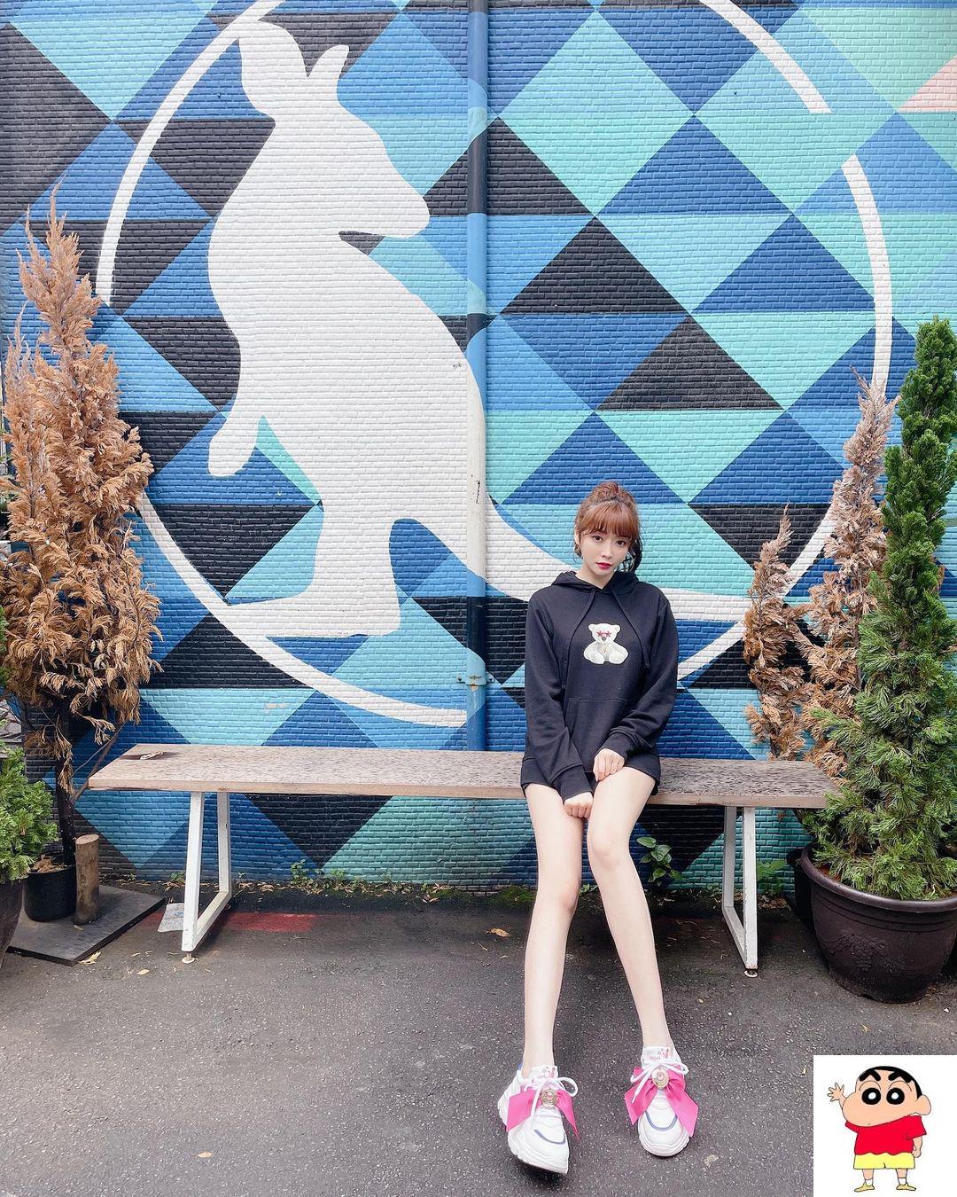 长髮气质美少女 成语荞 (24P)