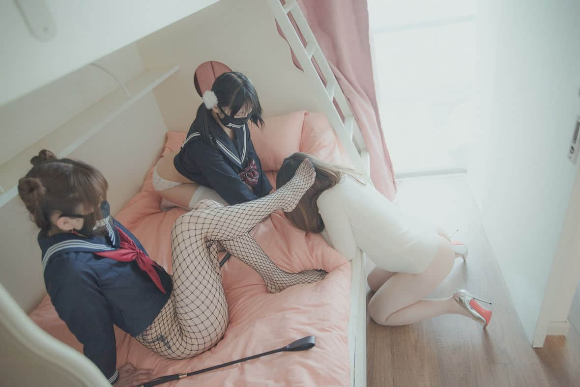 Yuzuki姉と妹と母42P–Telegraph