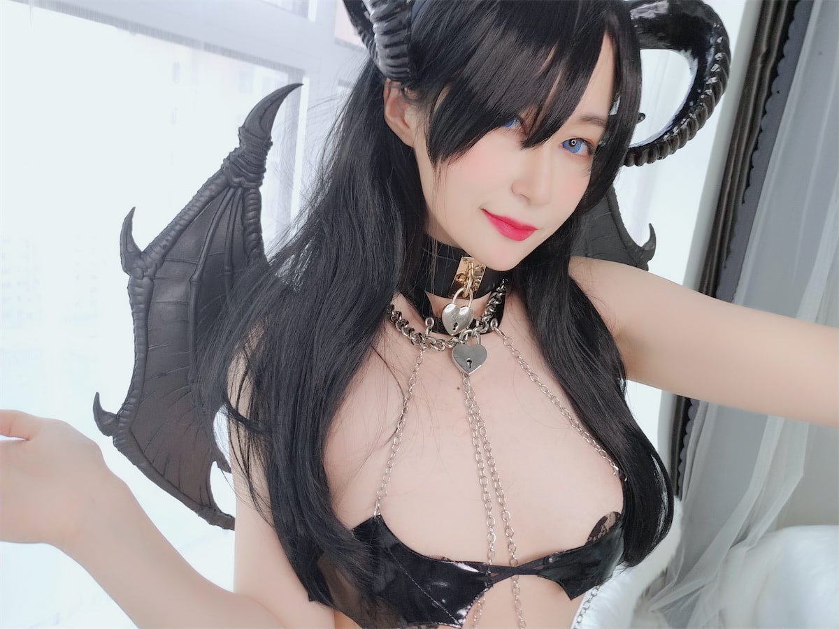 白银81 朵拉轰龙少女