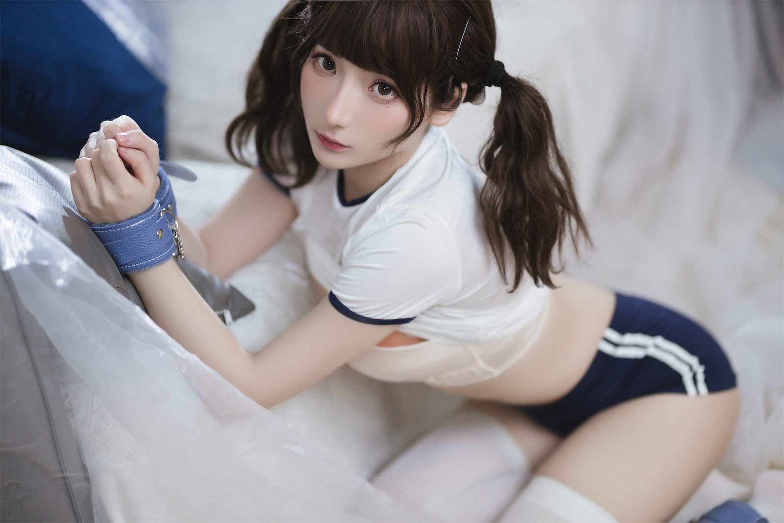 是三不是世w 束缚