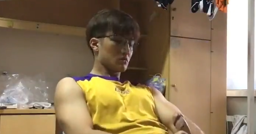 胸肌很大，屁股也很翘！耐操，会发骚4