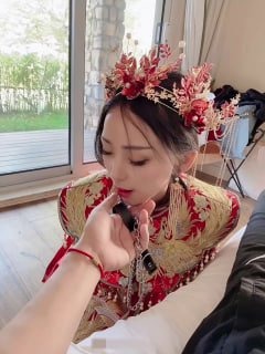 鬼新娘扮演高颜值 大佬还是会玩的