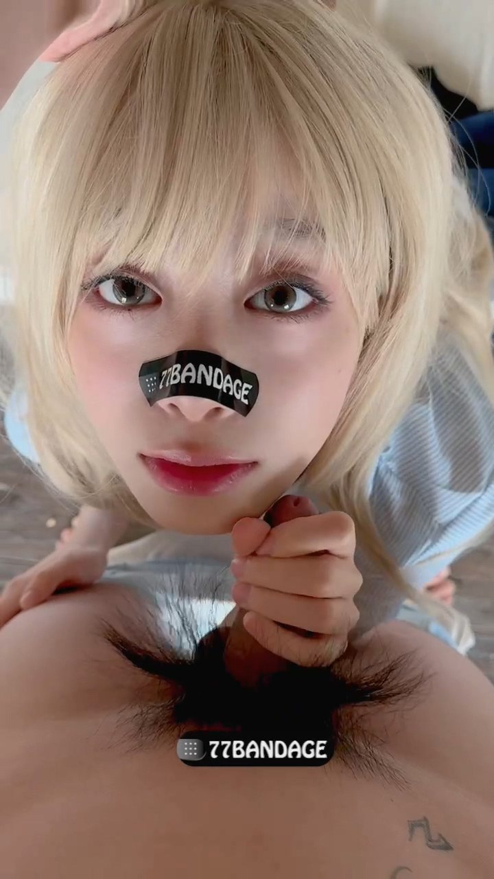 各种姿势把创口贴贴狂干成母狗，火车便当，掐脖，踩头，给母狗干的翻白眼伸舌头高潮不断，这是真母狗啊，舒服了